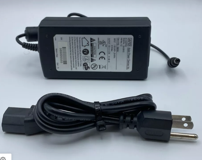 *Brand NEW*Genuine APD DA-30H12 12V 2.5A 30W AC Adapter Power Supply