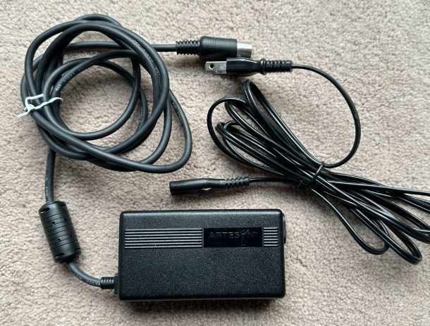 *Brand NEW*Artesyn SSL20-7660　5V・0.9A／12V・0.8A／5V・0.05A AC Adapter Power Supply