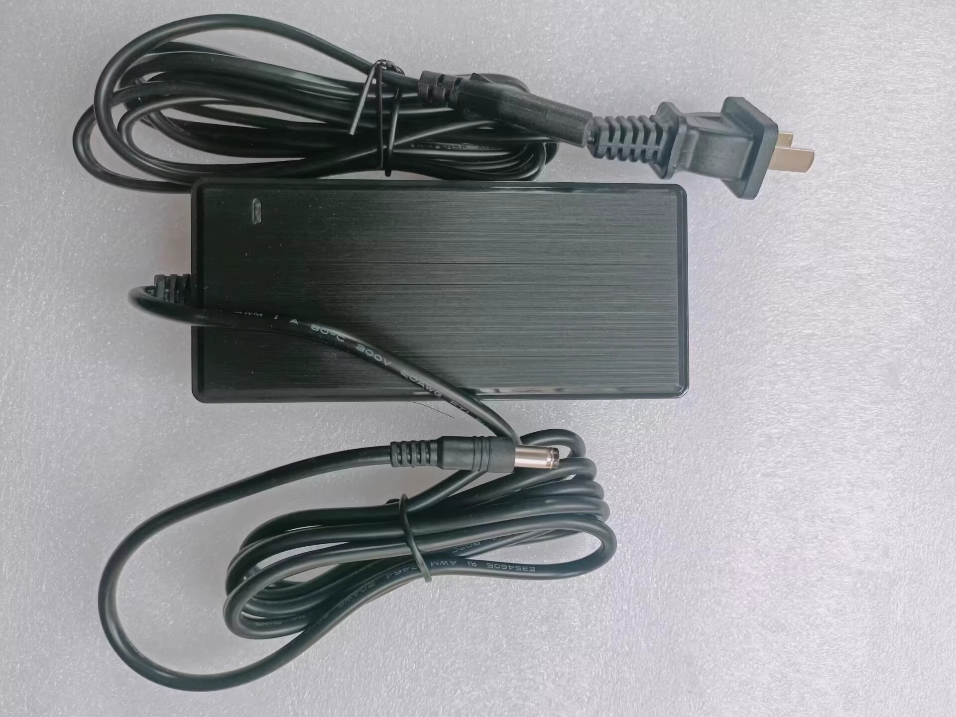 *Brand NEW*FJ-SW20171503000D FJ 15V 3000MA AC DC ADAPTHE POWER Supply